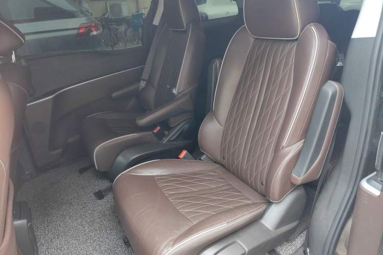 Used Buick GL8 2022 Land Business Class 652T Luxury Model Left Rear Seat