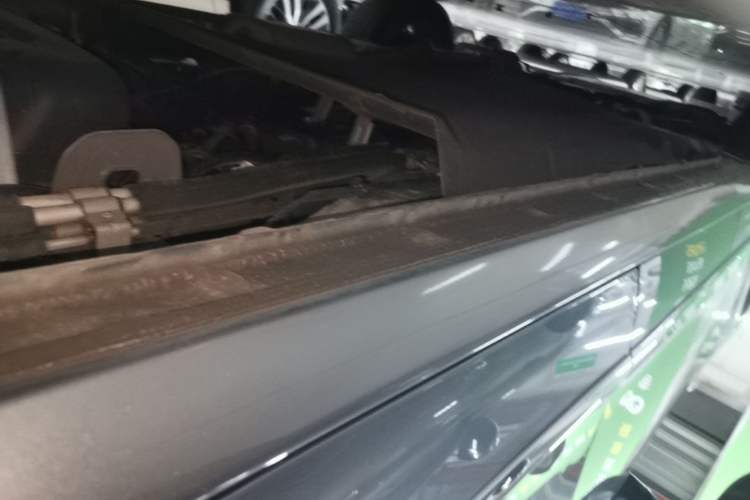 Used Buick GL8 2022 Land Cruiser Executive Class 652T Smart Luxury Model Left Side Sill