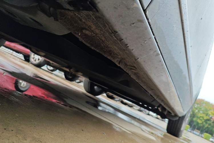 Used Buick GL8 2022 Land Cruiser Executive 652T Prestige Edition with Welfare Features Left Side Sill