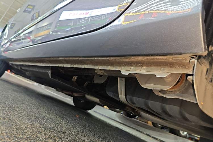 Used Buick GL8 2022 Land Business Class 652T Luxury Model Left Side Sill