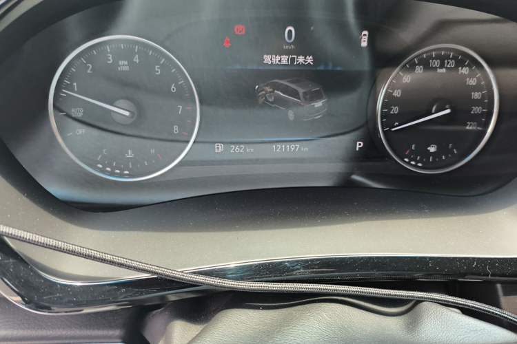 Used Buick GL8 2022 Land Cruiser Executive Class 652T Comfort Model Odometer Close Up