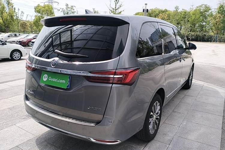 Used Buick GL8 2022 Land Cruiser Executive Class 652T Smart Luxury Model Rear Right 45 Deg
