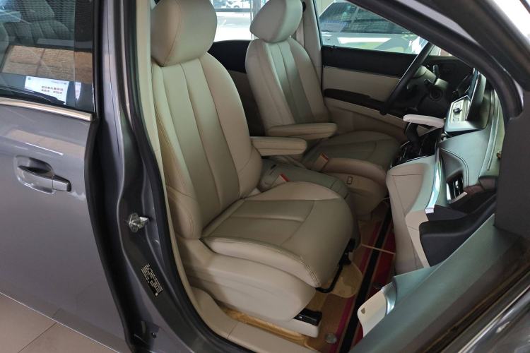 Used Buick GL8 2022 Land Cruiser Executive Class 652T Comfort Model Right Front Seat