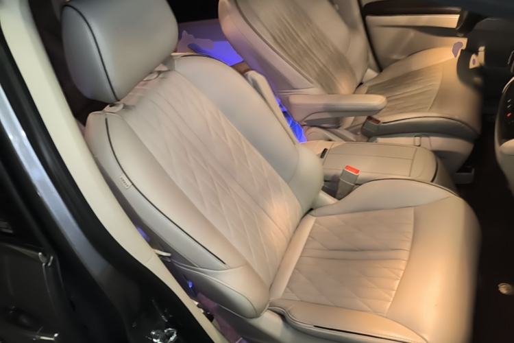 Used Buick GL8 2022 Land Business Class 652T Luxury Model Right Front Seat