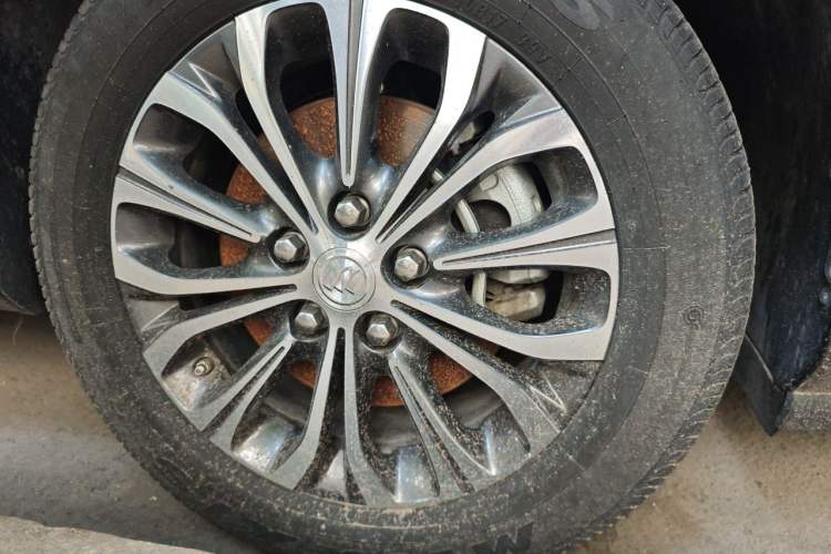 Used Buick GL8 2022 Land Executive Class 652T Prestige Model Right Front Wheel Hub