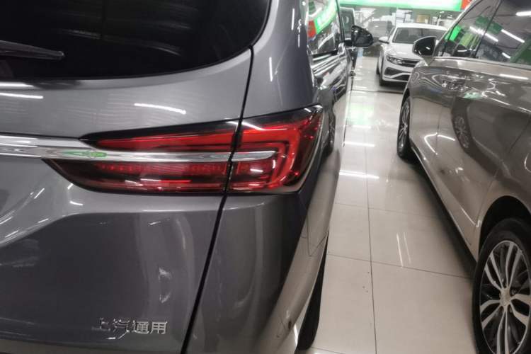 Used Buick GL8 2022 Land Cruiser Executive Class 652T Smart Luxury Model Right Rear Taillight