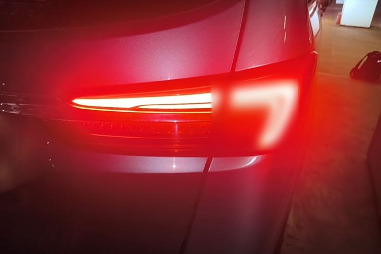 Used Buick GL8 2022 Land Business Class 652T Luxury Model Right Rear Taillight