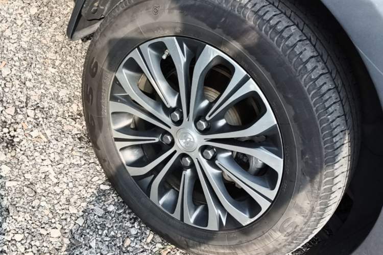 Used Buick GL8 2022 Land Business Class 652T Luxury Model Right Rear Wheel Hub