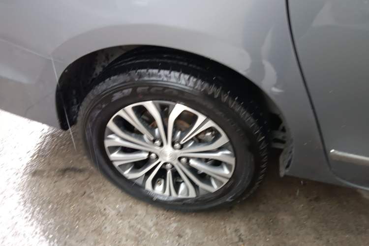 Used Buick GL8 2022 Land Business Class 652T Luxury Model Right Rear Wheel Hub