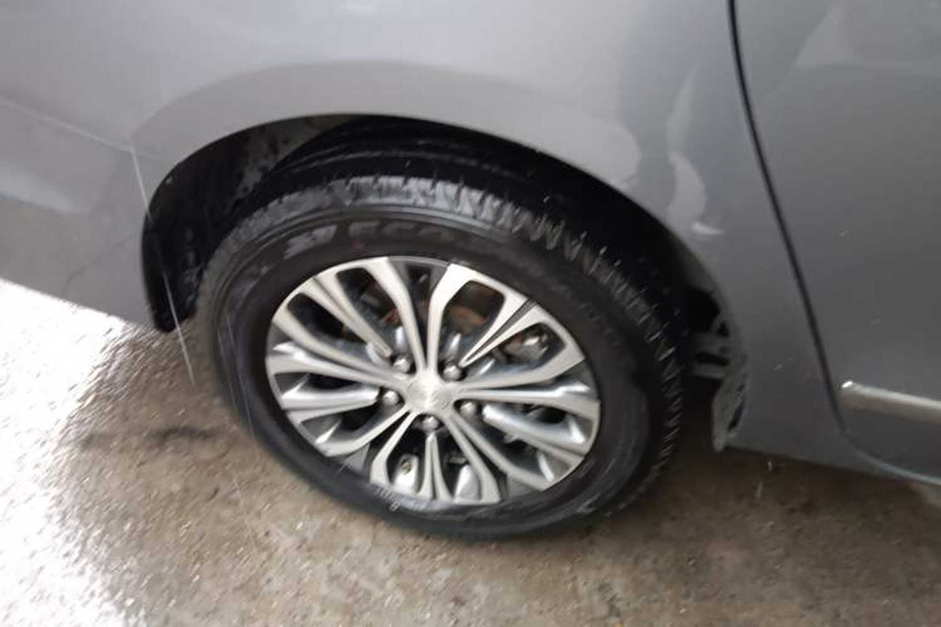 Used Buick GL8 2022 Land Business Class 652T Luxury Model Right Rear Wheel Hub
