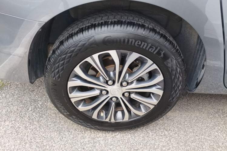 Used Buick GL8 2022 Land Executive Class 652T Prestige Model Right Rear Wheel Hub