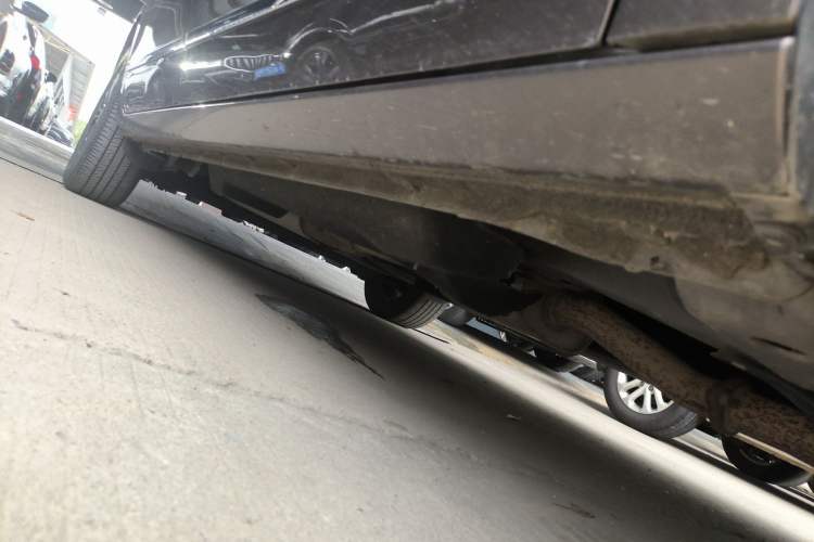 Used Buick GL8 2022 Land Business Class 652T Luxury Model Right Side Sill