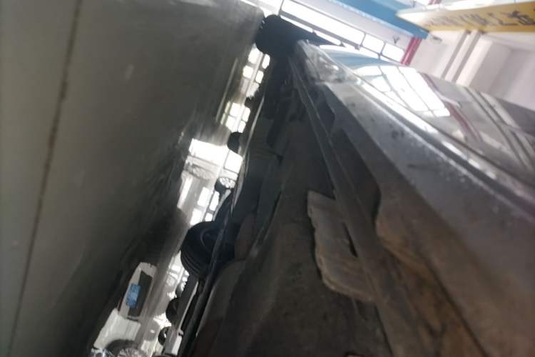 Used Buick GL8 2022 ES Landtrek 653T Comfort Edition Right Side Sill
