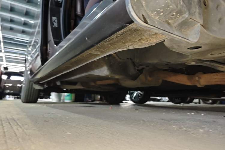 Used Buick GL8 2022 Land Business Class 652T Luxury Model Right Side Sill