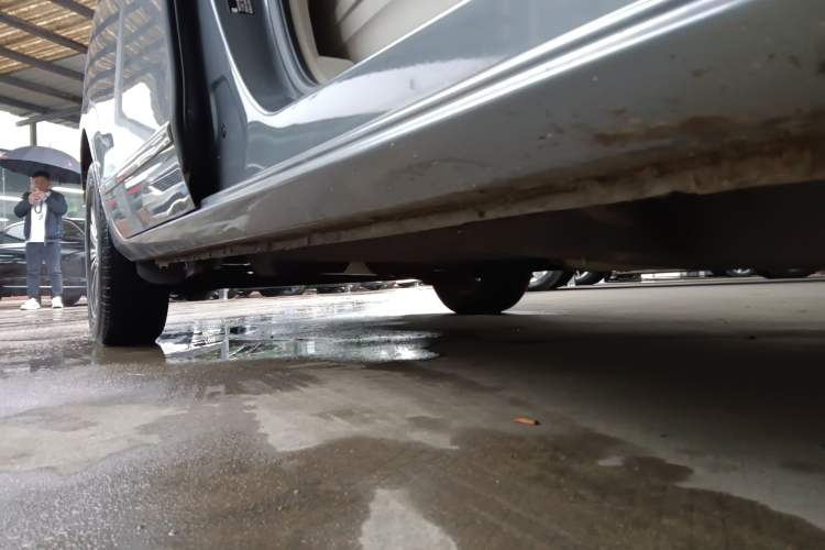 Used Buick GL8 2022 Land Business Class 652T Luxury Model Right Side Sill