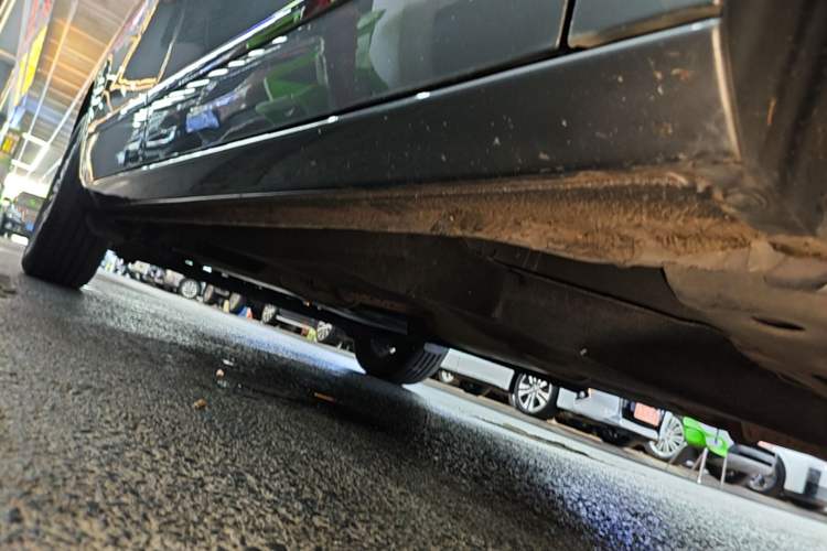 Used Buick GL8 2022 Land Business Class 652T Luxury Model Right Side Sill