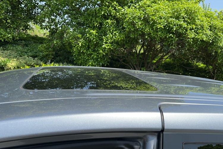 Used Buick GL8 2022 Land Cruiser Executive Class 652T Smart Luxury Model Roof