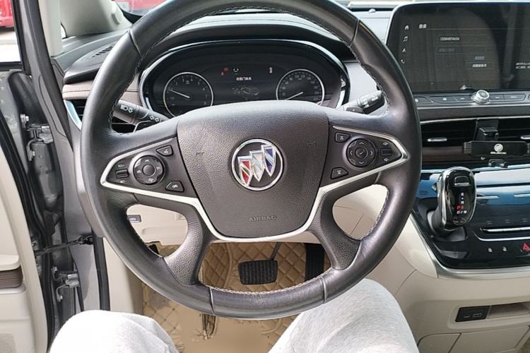 Used Buick GL8 2022 Land Cruiser Executive Class 652T Smart Luxury Model Steering Wheel