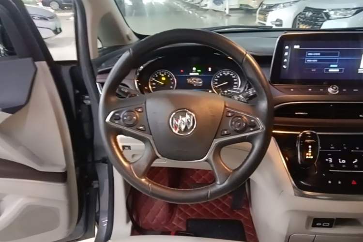 Used Buick GL8 2022 Land Business Class 652T Luxury Model Steering Wheel
