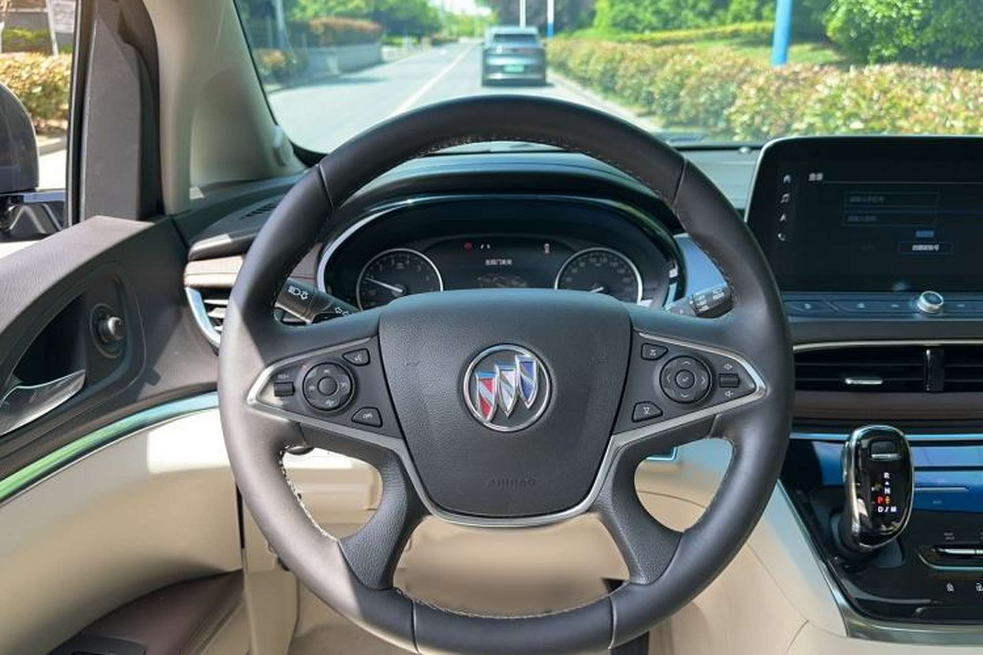 Used Buick GL8 2022 Land Cruiser Executive Class 652T Smart Luxury Model Steering Wheel