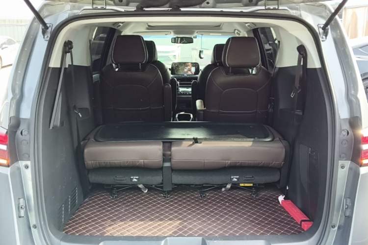 Used Buick GL8 2022 Land Business Class 652T Luxury Model Trunk