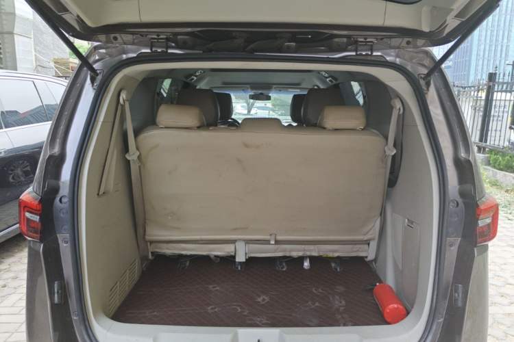 Used Buick GL8 2022 Land Cruiser Executive Class 652T Comfort Model Trunk