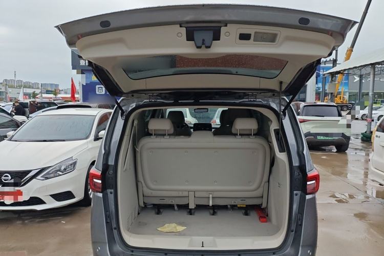 Used Buick GL8 2022 Land Cruiser Executive 652T Prestige Edition with Welfare Features Trunk