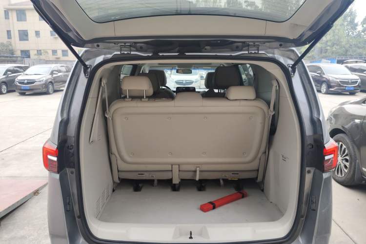 Used Buick GL8 2022 Land Business Class 652T Luxury Model Trunk