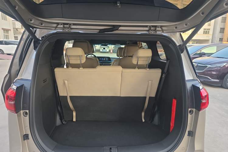 Used Buick GL8 2022 ES Land Cruiser 653T Luxury Model Trunk