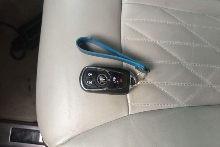 Used Buick GL8 2022 Land Business Class 652T Luxury Model Vehicle Key