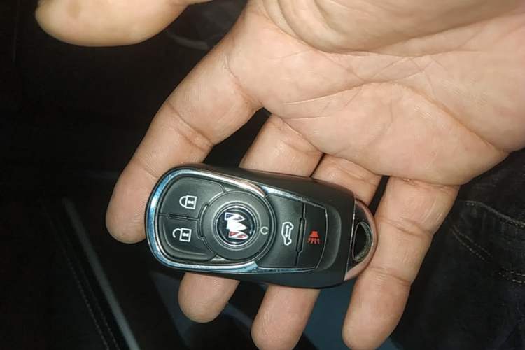 Used Buick GL8 2022 Land Business Class 652T Luxury Model Vehicle Key