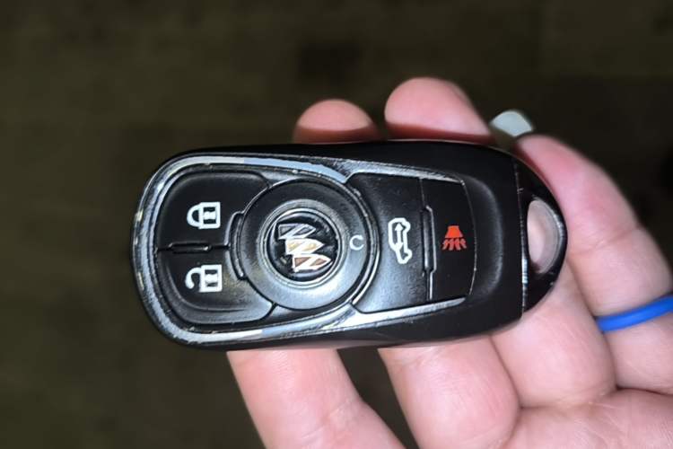 Used Buick GL8 2022 Land Business Class 652T Luxury Model Vehicle Key