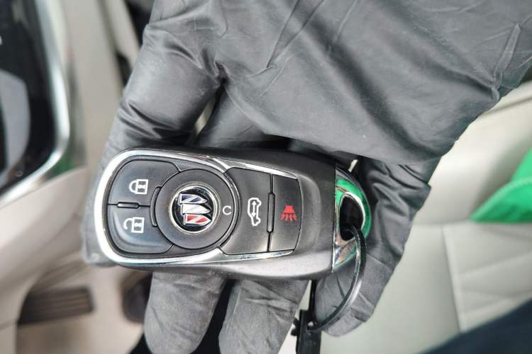 Used Buick GL8 2022 Land Business Class 652T Luxury Model Vehicle Key