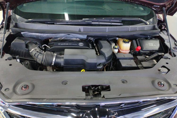 Used Buick GL8 2022 ES Landtrek 653T Flagship Model Engine Bay