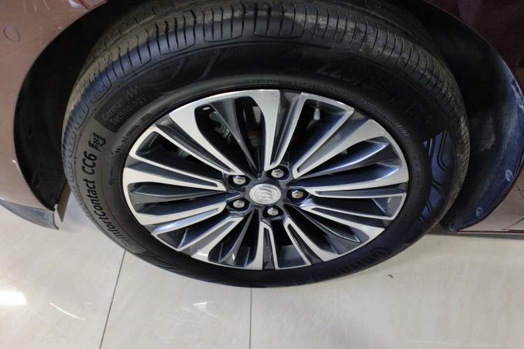 Used Buick GL8 2022 ES Landtrek 653T Flagship Model Left Front Wheel Hub
