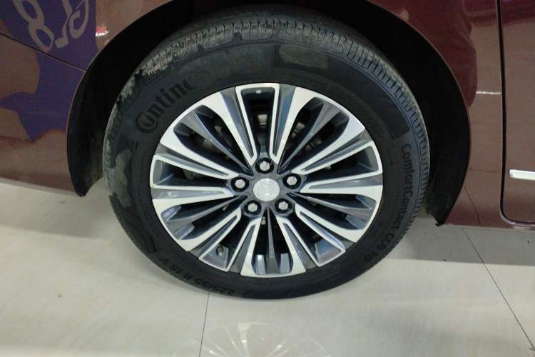 Used Buick GL8 2022 ES Landtrek 653T Flagship Model Right Rear Wheel Hub