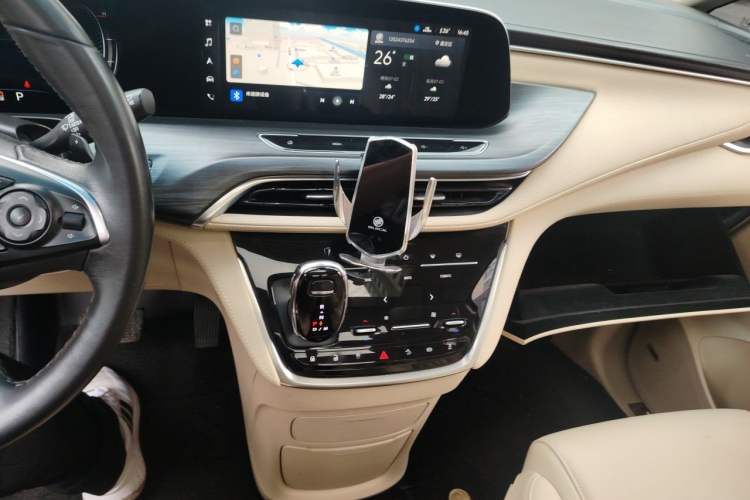 Used Buick GL8 2022 ES Landtrek 653T Flagship Model Audio And AC Panel