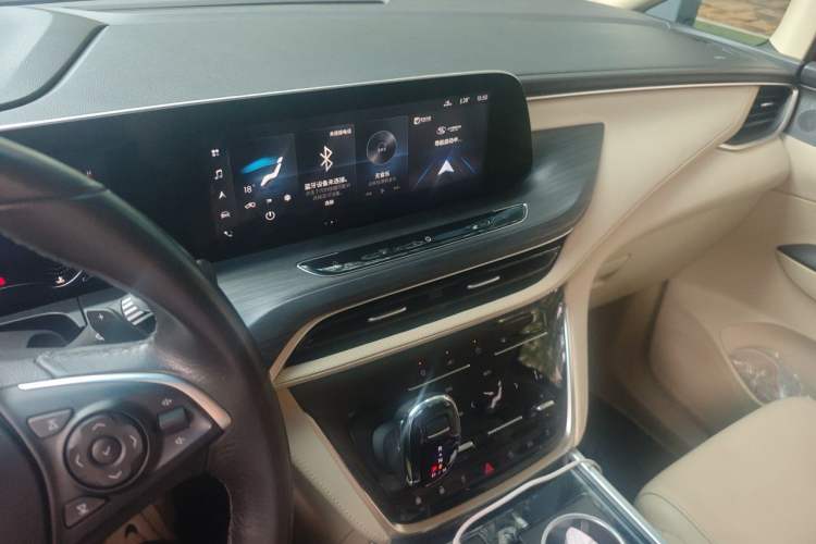Used Buick GL8 2022 ES Landtrek 653T Luxury Edition Audio And AC Panel