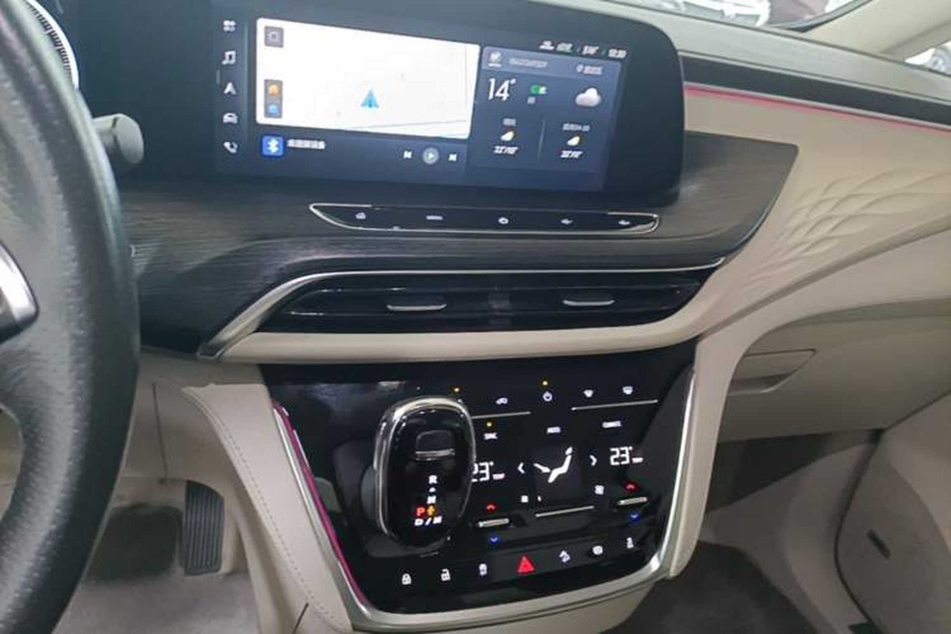 Used Buick GL8 2022 Avenir Aivia 7-Seater Deluxe Edition Audio And AC Panel