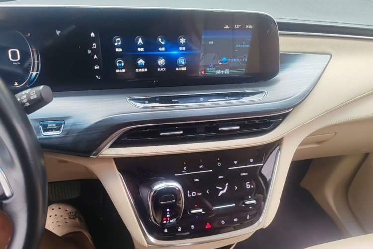 Used Buick GL8 2022 ES Landtrek 653T Luxury Edition Audio And AC Panel