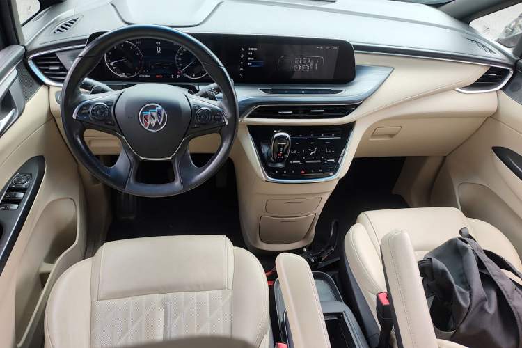 Used Buick GL8 2022 ES Land Cruiser 653T Luxury Model Center Console