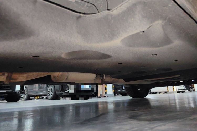 Used Buick GL8 2022 Land Cruiser Executive Class 652T Comfort Model Chassis Front Left