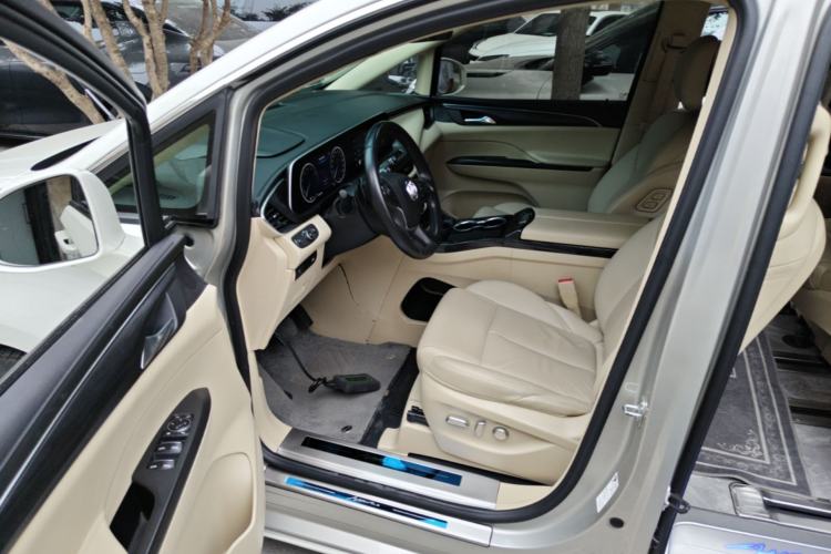 Used Buick GL8 2022 ES Landtrek 653T Luxury Edition Driver Seat