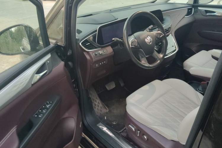 Used Buick GL8 2022 Avenir Aivia Six-Seat Deluxe Edition Driver Seat