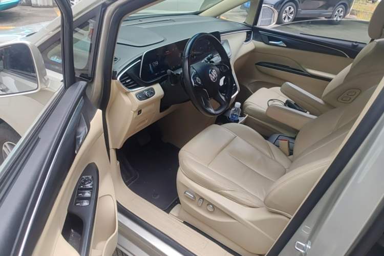 Used Buick GL8 2022 ES Landtrek 653T Luxury Edition Driver Seat
