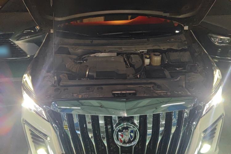 Used Buick GL8 2022 Land Business Class 652T Luxury Model Engine Bay