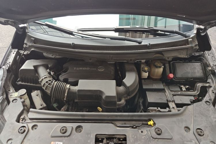 Used Buick GL8 2022 Land Cruiser Executive Class 652T Comfort Model Engine Bay
