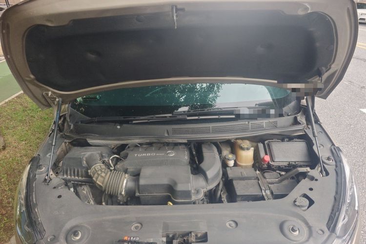 Used Buick GL8 2022 ES Landtrek 653T Luxury Edition Engine Bay