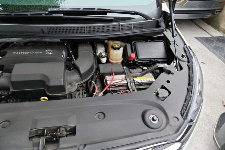 Used Buick GL8 2022 ES Landtrek 653T Luxury Edition Engine Bay Left