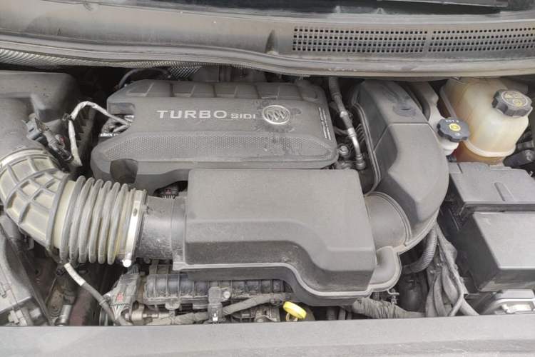 Used Buick GL8 2022 ES Land Cruiser 653T Luxury Model Engine Bay